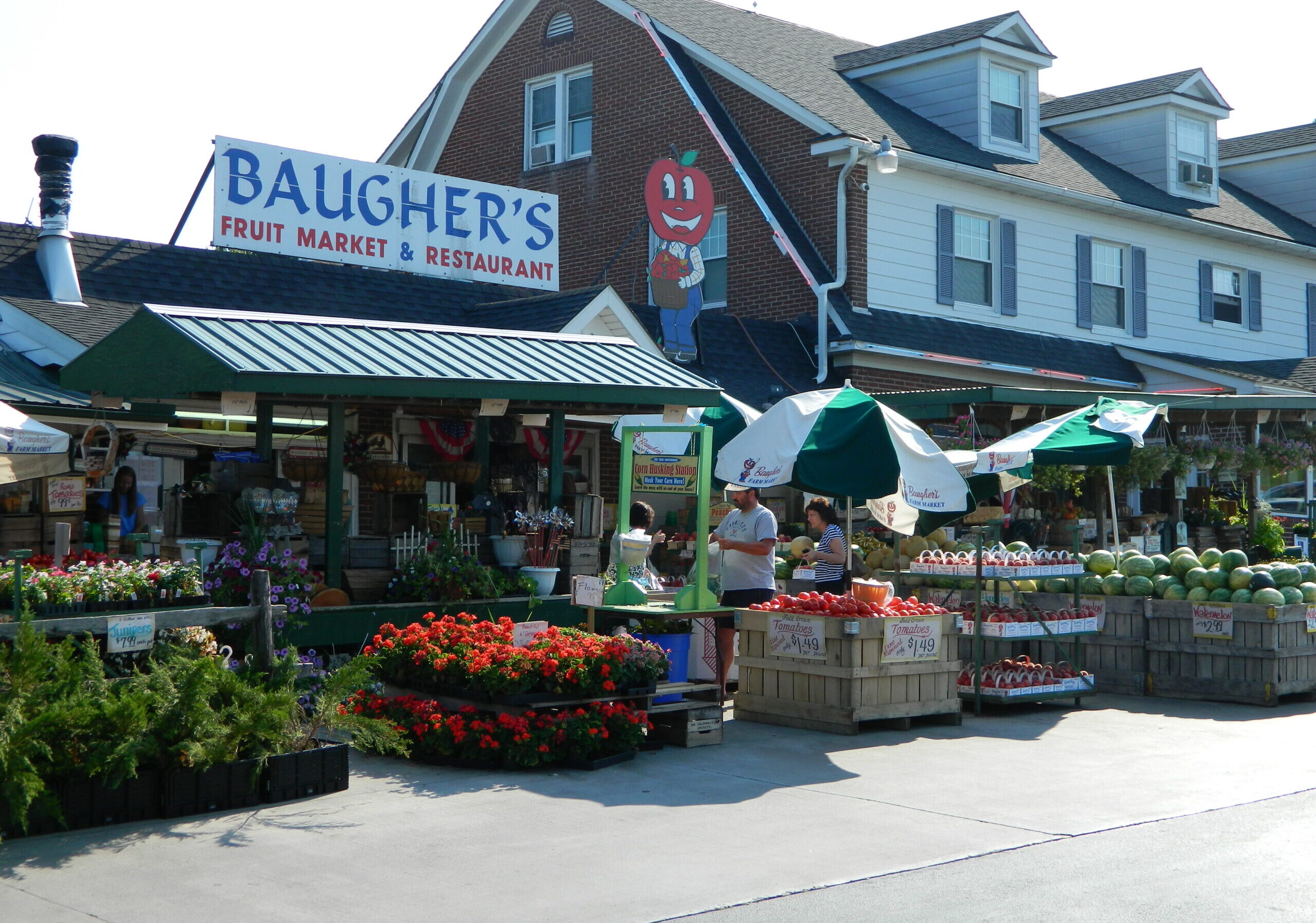 Baughers In Town - The Fruit Market, Restaurant and Bakery